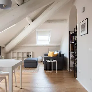 Breathtaking Castle View Youhosty - Quintino Sella Appartement